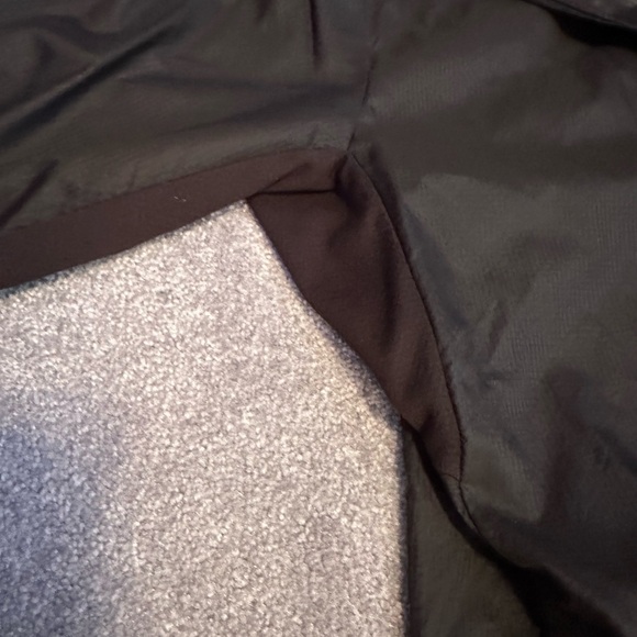 Puma Men's Black Windbreaker with Neon Green Highlights - Picture 5 of 10